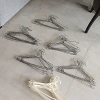 چوب لباسی ودکوری و گل مصنوعی و.... نصف قیمت