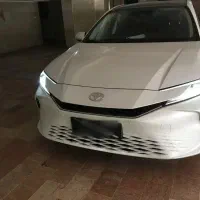 تویوتا کمری 2.5 لیتر هیبرید پرمیوم 2025