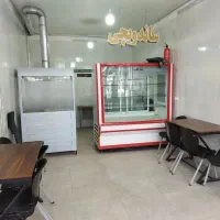 لوازم ساندویچی به فروش می‌رسد