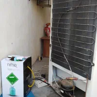 تعمیر یخچال فریزر خانگی و صنعتی درب منزمحل