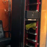رک شبکه در حد نو با ۶عدد کیس گرین g520