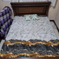 تخت دو نفره به همراه کمد