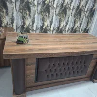 میز اداری بسیار تمیز