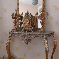 کنسول و آینه و شمعدان و ساعت