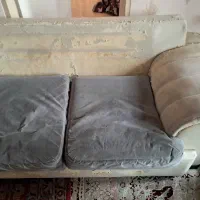 مبل ال ۶ نفره نیازمند تعمیر