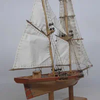 کشتی چوبی مینیاتوری|کلکسیون اشیاء عتیقه|زاهدان, |دیوار