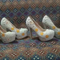 دو عدد کفش عروس