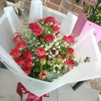 دسته گل رز مینیاتوری قرمز