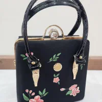 کیف نقاشی شده|کیف، کفش، کمربند|تهران, چهارصد دستگاه|دیوار