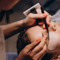 آموزش اکستنشن مژه + سرتیفیکیت با ۳۰٪ تخفیف