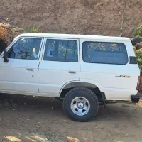 تویوتا لندکروز، استیشن FG62،