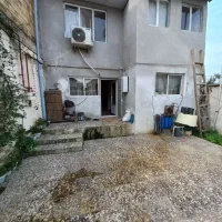 ویلایی-دوبلکس-دو-خواب-با-حیات-بزرگ