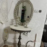 آینه و شمعدان و پایه
