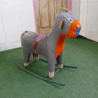 اسب بازی  گهواره ای