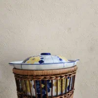 تعدادی ظرف سوپ خوری