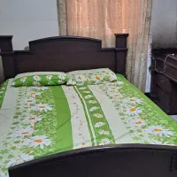 تخت، میز آرایش، دو عدد پاتختی، تشک و کلافهای محکم|تخت و سرویس خواب|تهران, سلسبیل جنوبی|دیوار