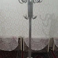 چوب لباسی سالم وایستاده