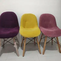 صندلی و میز جلو مبلی