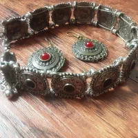 گردنبند و گوشواره قدیمی