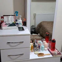 میزآرایشی سفید