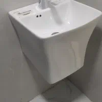 تاسیسات لوله کشی آب و گرم و سرد و فاضلاب