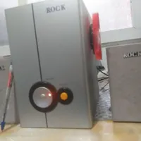۴ عدد اسپیکر  و بلندگوی سه تیکه