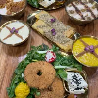 دو سالندار آقا با روابط عمومی بالا وتحصیلات بالا