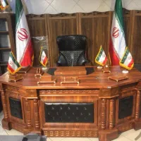 پرچم ایستاده و رومیزی و سطل