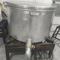 دیگ شیردار و اجاق خورشت پز وسیخ کوبیده وجوجه