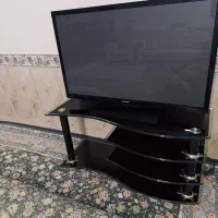 میز تلویزیون شیشه‌ای