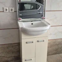 روشویی با زیرکابینتی و آینه