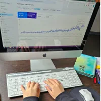 سئوکار سایت و منشی تلفنی خانم