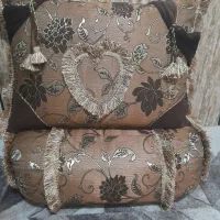 رو بالشت وپشتی