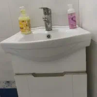 روشویی سنگی کارکرده تمیز