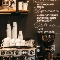 ۳۰۰متر مغازه کافه پرترددترین پاخور