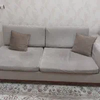 راحتی ۶ نفره بهمراه میز وسط و پاف