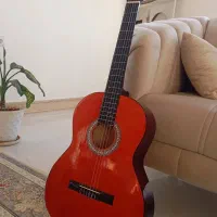 گیتار کاملا نو بدون استفاده