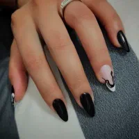 کاشت ناخن در منزل