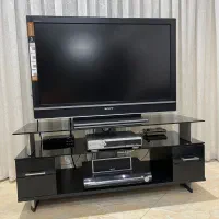 میز تلویزیون شیشه ای