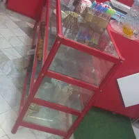 ویترین شیشه ای