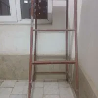 چار پایه اهنی