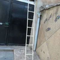 نردبان به اندازه ۳متر کامل به فروش می‌رسد