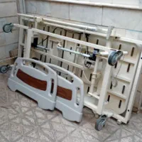 تخت بیمارستانی خانگی برقی۳ موتوره با تنظیم ارتفاع