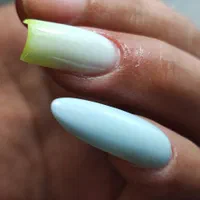 آموزش کاشت ناخن و مژه