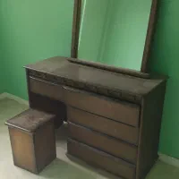 تخت و میز آرایش