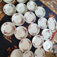 ظروف گل سرخ قدیمی ۹۵۰ تومن