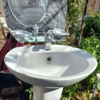 روشویی چینی و ایینه و شیر اهرمی نصب شده|لوازم سرویس بهداشتی|بیرجند, |دیوار