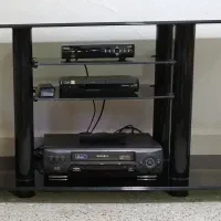 میز زیر تلویزیون