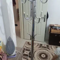 توالت فرنگی و جالباسی فلزی سنگین