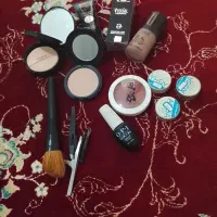 لوازم آرایشی همه باهم 350 هر چی تو عکسه